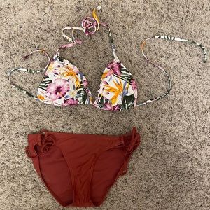 2 sets of swim suits